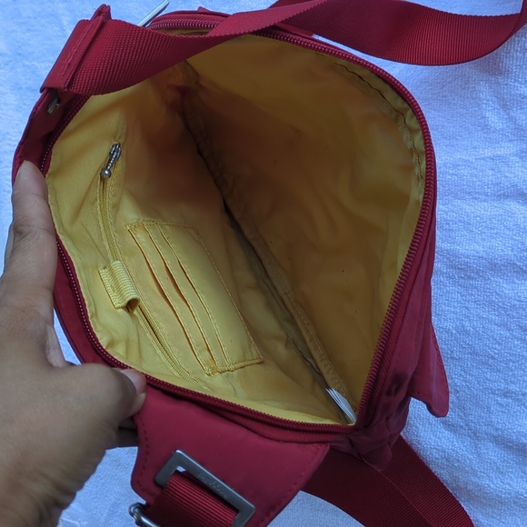 Baggallini Red Quilted Messenger Bag with‎ Water-Resistant Finish - Picture 11 of 11